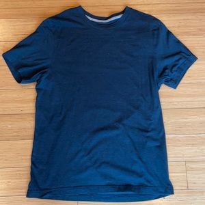 Men’s Rhone element tee size Lg